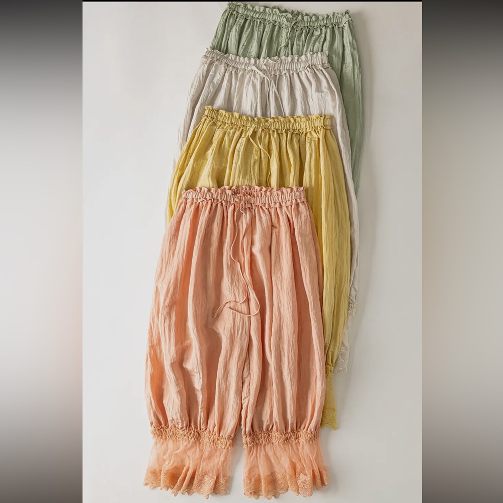 SAGE Lace Trim Barrel Cropped Bloomers - Picture 5 of 5